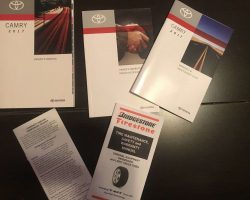2017 Toyota Camry Owner's Manual Set