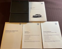 2021 Volkswagen Passat Owner's Manual Set